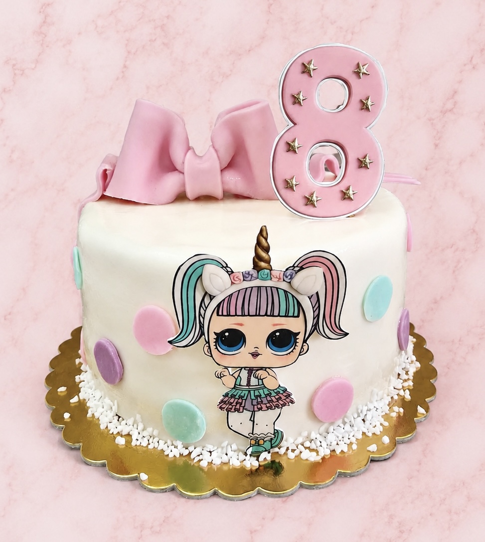 Rózsaszín L.O.L. baba torta masnival és nyolcas számmal